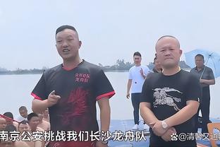 装傻呢你！A-史密斯：猛龙主帅说巴恩斯是未来门面 别忘了华子